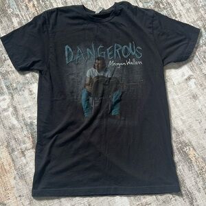 Morgan Wallen Dangerous tour t shirt cotton medium